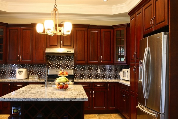 spectacular-kitchen-designs-dark-cabinets-giallo-granite-countertop