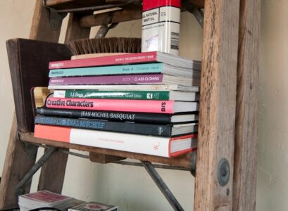 DIY-ladder-shelves-creative-home-crafts-upcycling-ideas
