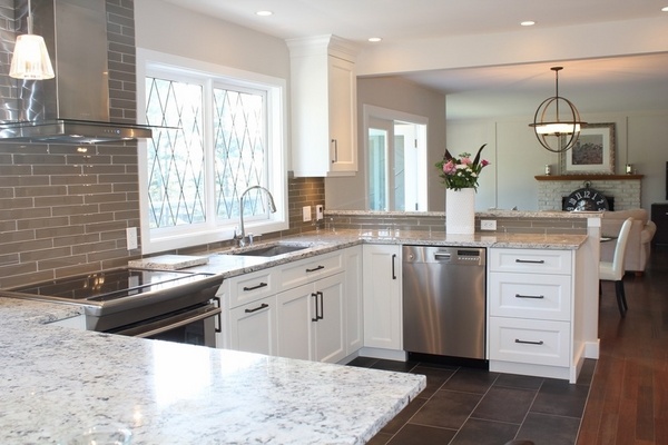 White ice granite countertops for a fantastic kitchen decor