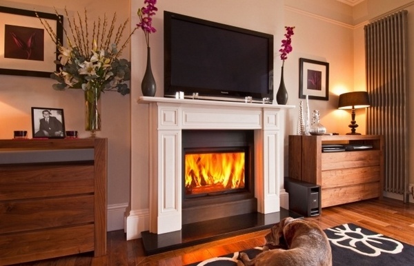family room design fireplace TV pros cons