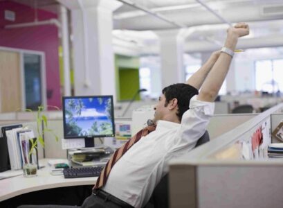 office-cubicle-decorating-ideas-office-desk-organization-tips