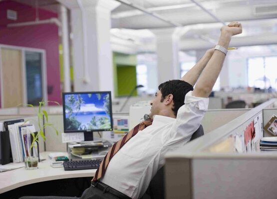 office-cubicle-decorating-ideas-office-desk-organization-tips