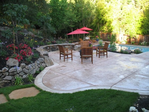 patio landscape designs outdoor pool wooden furniture concrete flooring