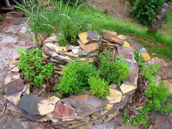 Garden decorating ideas herb spiral natural stone