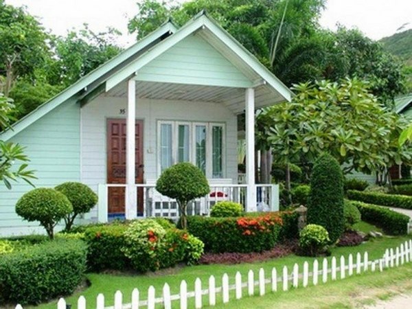 Landscaping ideas for small front yards low fence hedge plants lawn