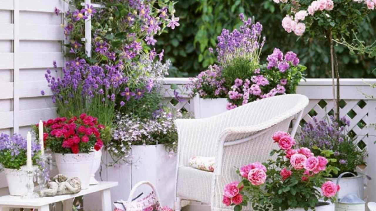 How to transform a boring balcony – awesome balcony garden ideas