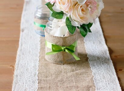 burlap-table-runner-DIY-ideas-burlap-with-lace