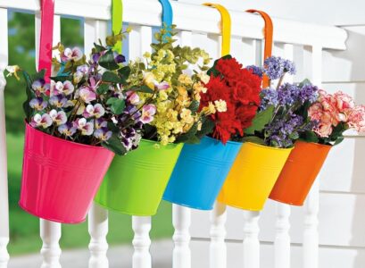 colorful-hanging-balcony-planters-balcony-decoration-ideas-summer-balcony