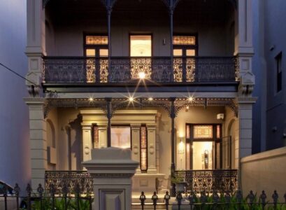 exquisitewrought-iron-balcony-railing-decorative-ornaments
