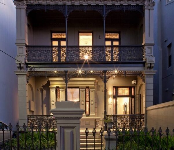 exquisitewrought-iron-balcony-railing-decorative-ornaments