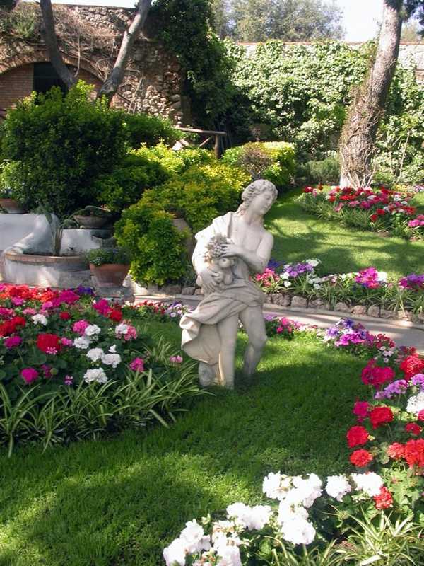 landscape ideas decoration statue flowers 