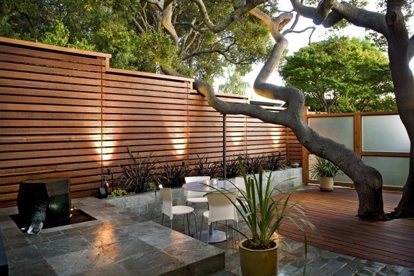 modern patio design water feautre fence screening wooden privacy fence ideas