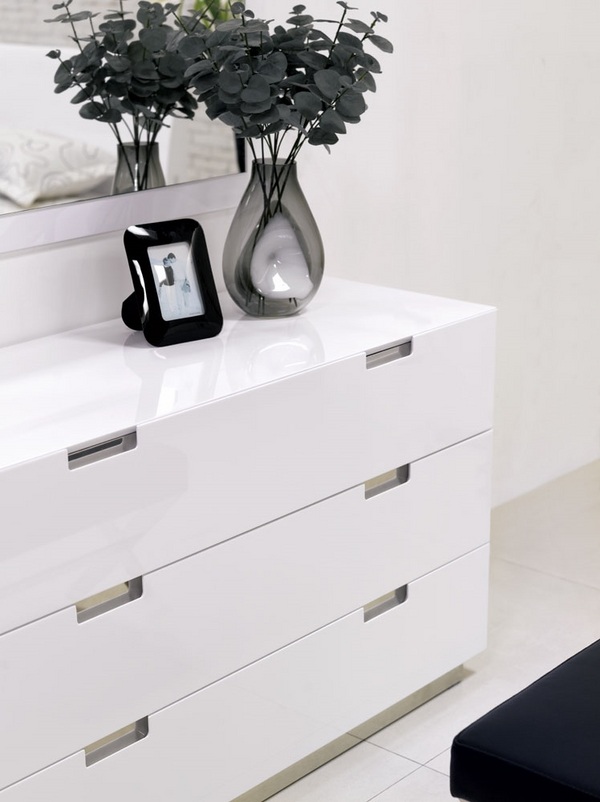 modern white dresser laquered surface white bedroom furniture