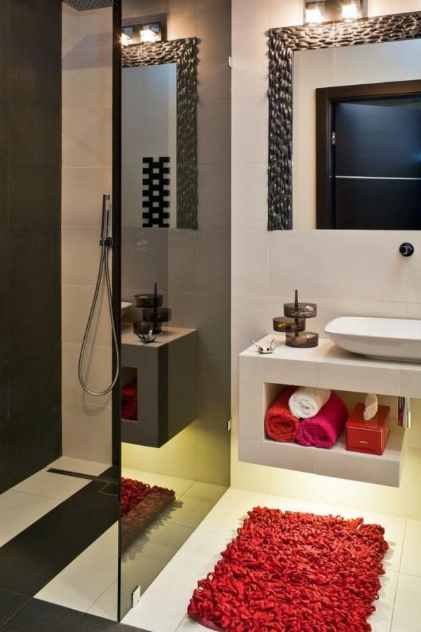open-shower-without-door-black-glass-wall-red-accents-small-bathroom-ideas