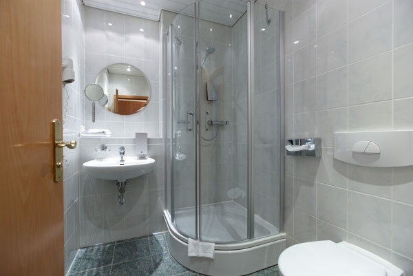 Small shower  ideas  for bathrooms  with limited space