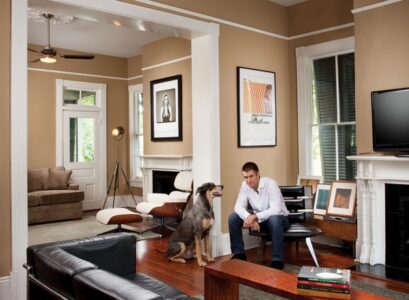 trendy-bachelor-pad-design-ideas-leather-sofa-coffee-table-fireplace