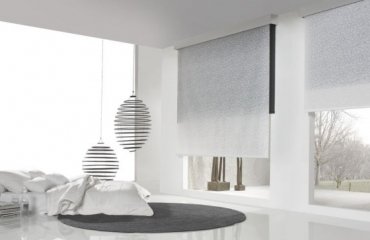 white-bedroom-minimalist-style-bedroom-design-gray-round-rug-modern-lamps