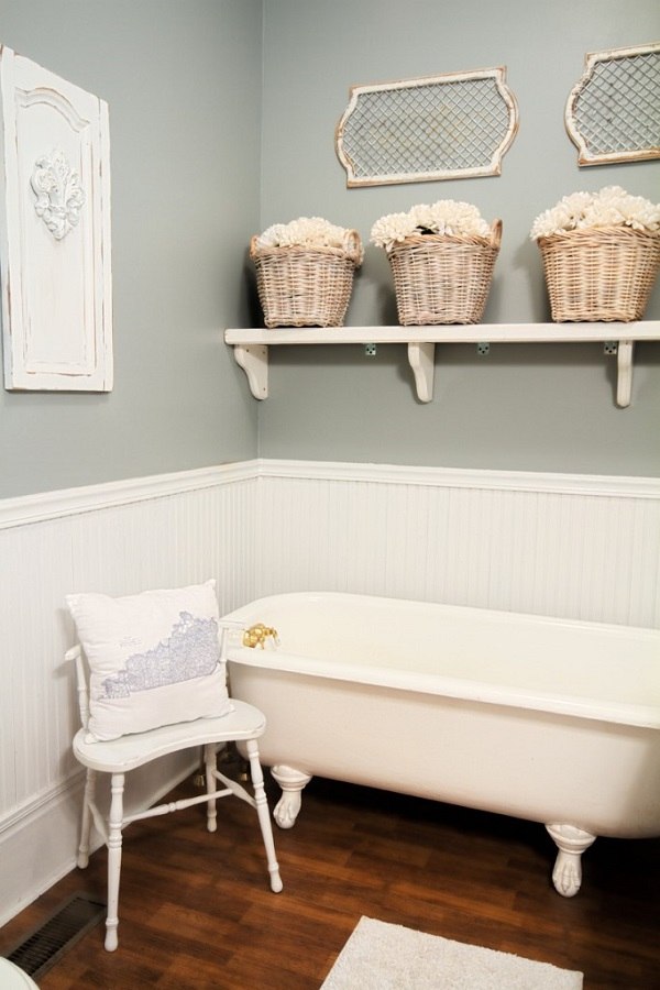  bathroom decor ideas wainscoating clawfoot tub open shelf storage baskets