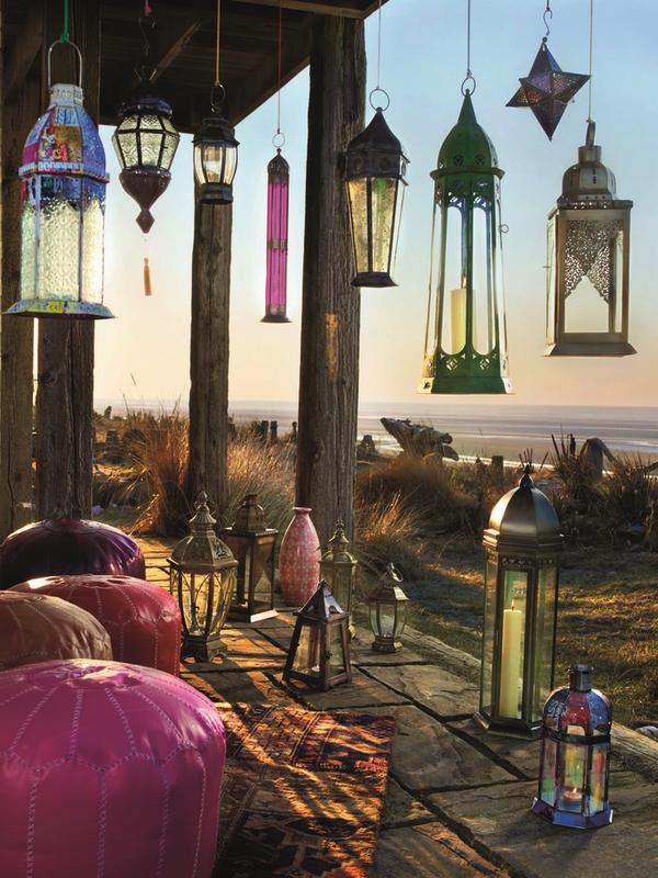 Moroccan-lanterns-patio-decor-ideas-oriental-atmosphere