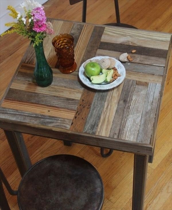Pallet-furniture-plans-small-dining table rustic style