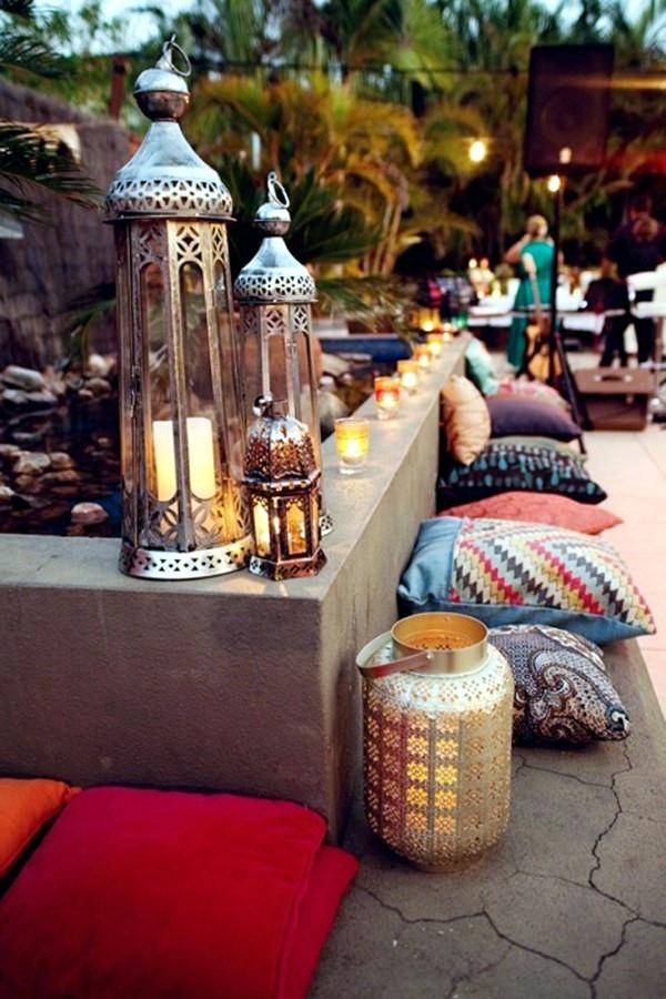 adorable-garden-designs-floor-cushions-Moroccan-lanterns