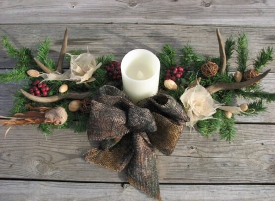 camo-wedding-decorating-ideas-table-centerpiece-candle-cones-antler