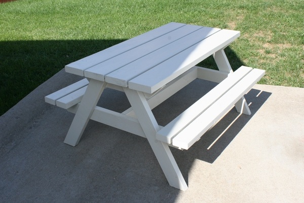 easy-pallet-table-design-picnic-table-ideas