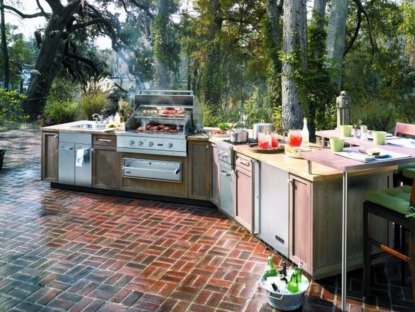 outdoor kitchen design grill fridge bar area