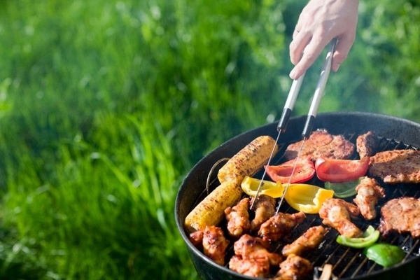 how to choose bbq small backyard