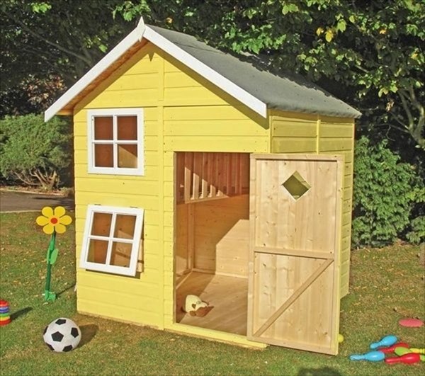 kids pallet playhouse small playhouse ideas recycled wood