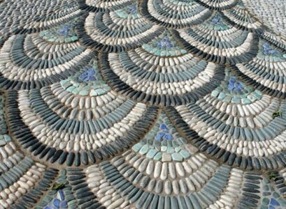 magical-garden-path-design-ideas-pebble-paths-peacock