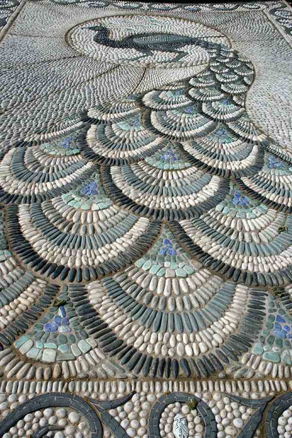 magical-garden-path-design-ideas-pebble-paths-peacock