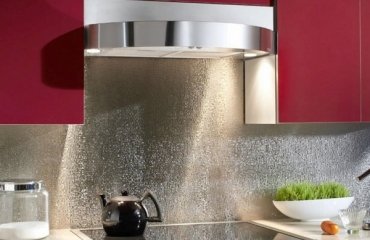 original-stainless-steel-backsplash-ideas-red-cabinets-steel-hood