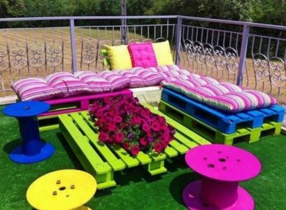outdoor-pallet-furiture-plans-table-seating-balcony-furntiure-ideas