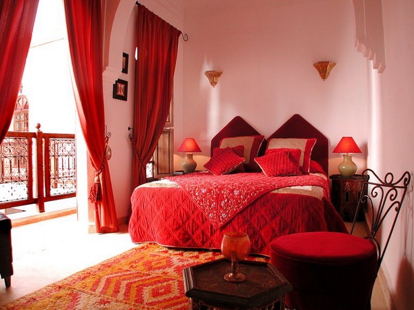red color moroccan bedroom decorating ideas white color wall
