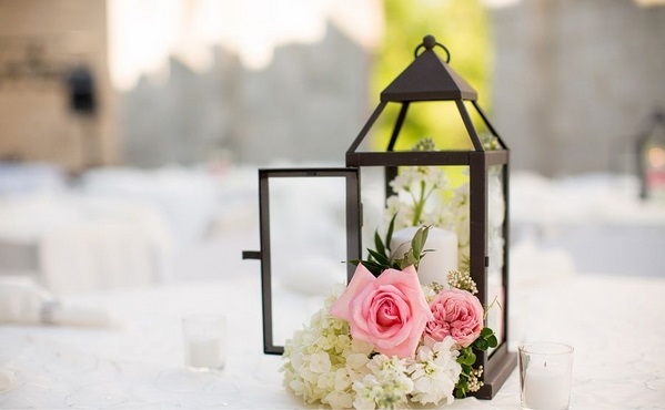 romantic table decoration ideas lantern centerpiece fresh flowers