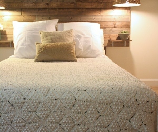 rustic bedroom interior pallet headboard ideas basket lamp 600x500