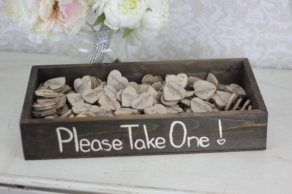 rustic wedding favor ideas hearts DIY