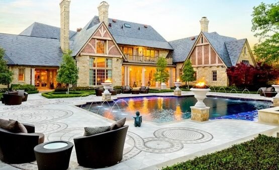 stunning-backyard-pools-designs-beautiful-pool-deck-lounge-furniture