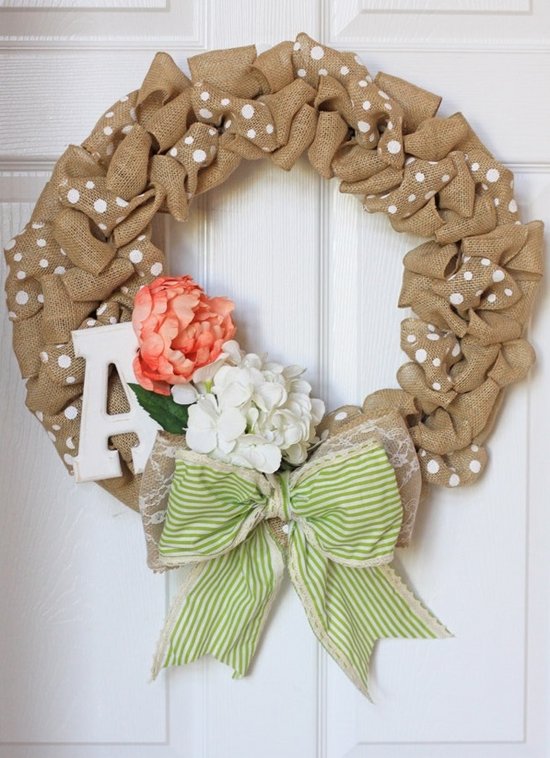 DIY-burlap-wreath-ideas-spring-Easter-decorations-flowerd-green-bow