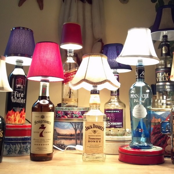 DIY-upcycling-ideas-bottle crafts ideas table lamps