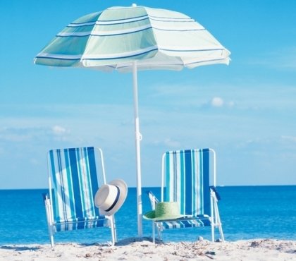 Folding-beach-chairs-blue-white-striped-fabric-small-beach-umbrella