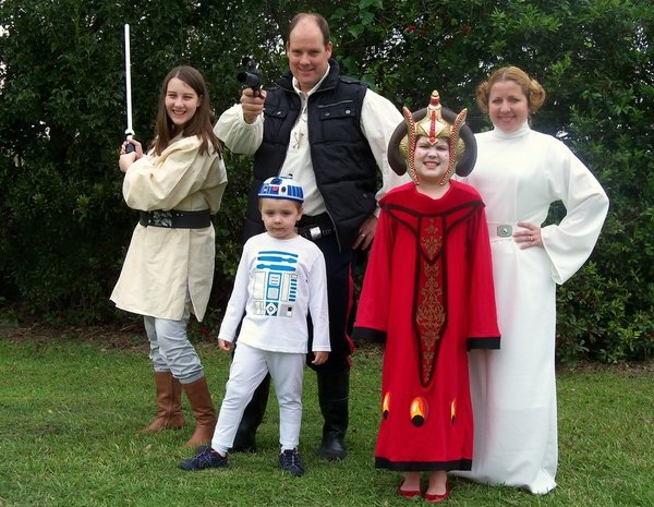 The most wanted costumes Star Wars family and group costumes