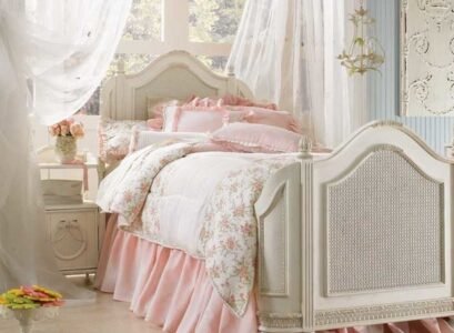 Unique-shabby-chic-bedroom-ideas-pink-white-bed-cover-pale-blue-wall-color