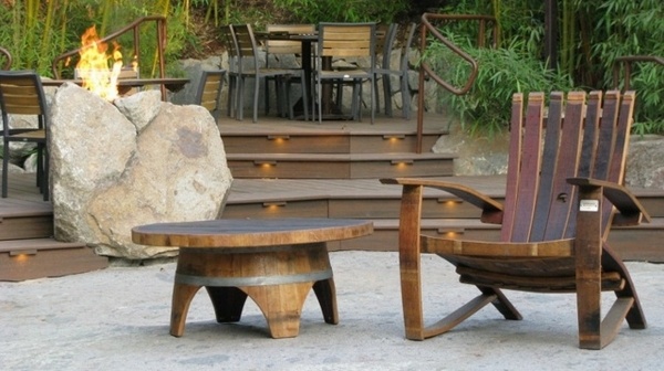 Wine-barrel-table-DIY-garden-furniture-ideas-armchair