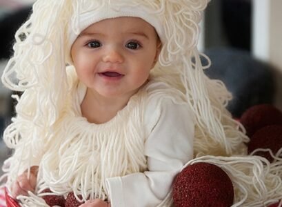 creative-toddler-halloween-costumes-spaghetti-with-meatballs