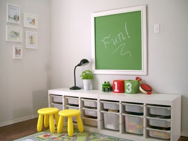 easy-storage-ideas-for-playroom-pull-out-drawers-chalkboard