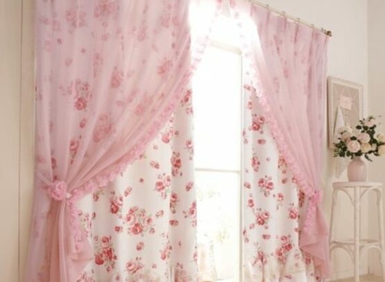 floral-motifs-tow-layers-shabby-chic-curtains-pastel-pink-white