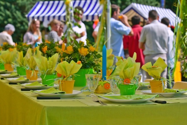 garden-party-summer weddig shower table decoration green color theme