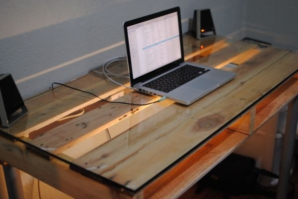 how-to-build-a-desk-from-wooden-pallets-pallet-desk-glass-top